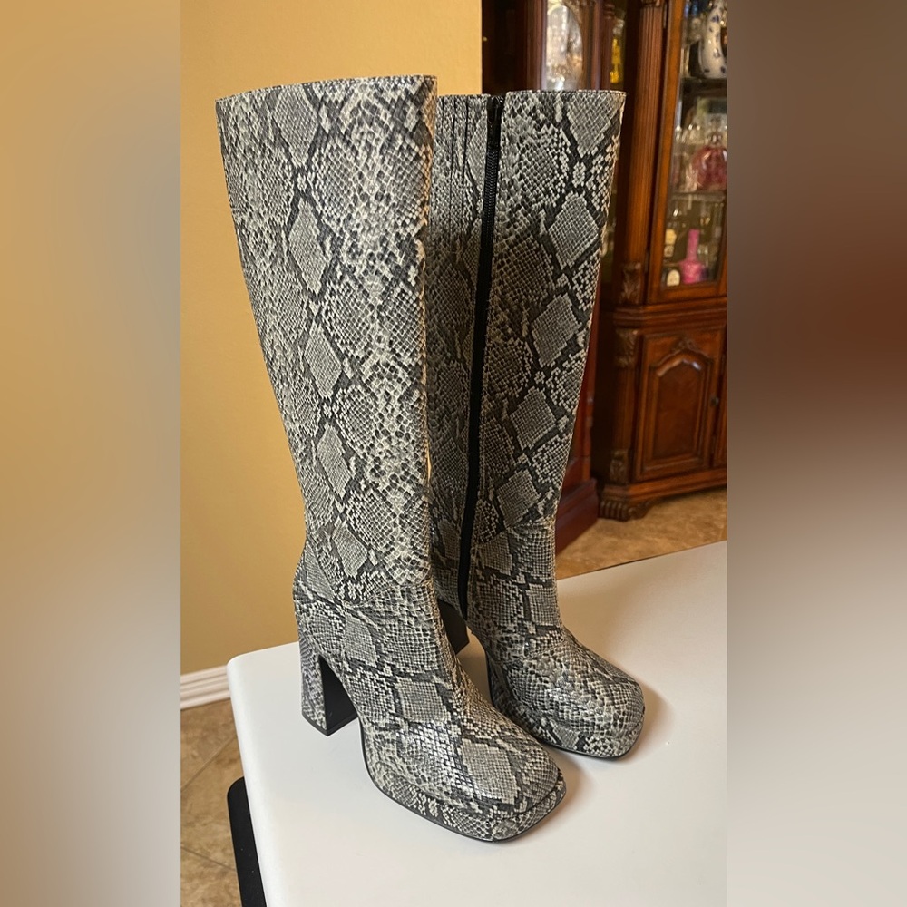 American Eagle Outfitters Snakeskin Heeled Boots